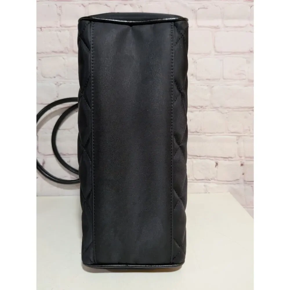 MY FLAT IN LONDON IN VENUSTUM VE RI TAS ORGANIZER PASSPORT LG TOTETE $540